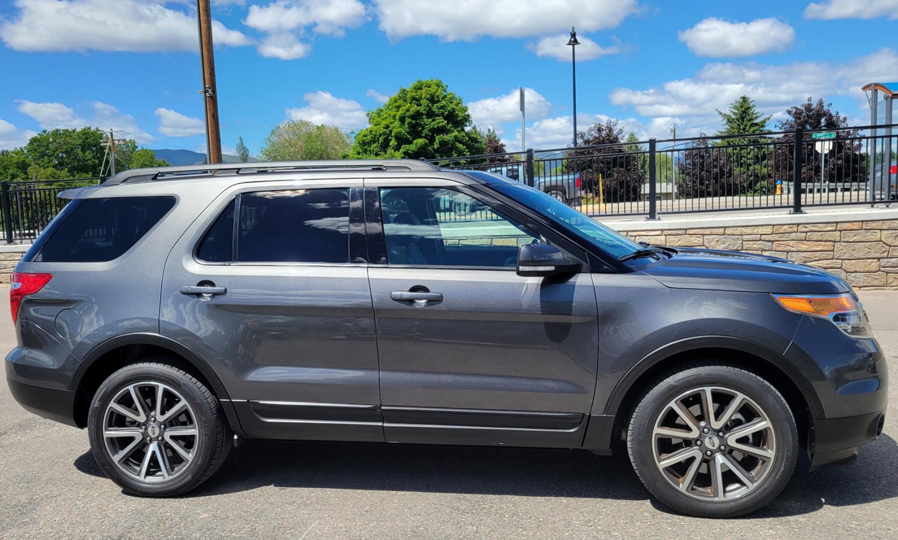 2015 Grey /Black Ford Explorer XLT (1FM5K8D8XFG) with an 3.5 V6 engine, 6 Speed Auto transmission, located at 450 N Russell, Missoula, MT, 59801, (406) 543-6600, 46.874496, -114.017433 - Loaded AWD SUV. 3.5L V6 Engine. 6 Speed Automatic. Power Leather Heated Front Seats. 3rd Row Seating. Power Sunroof. AM FM XM CD. Navigation Ready. Cruise. Tilt. Power Rear Hatch. Backup Camera. Bluetooth. - Photo#3